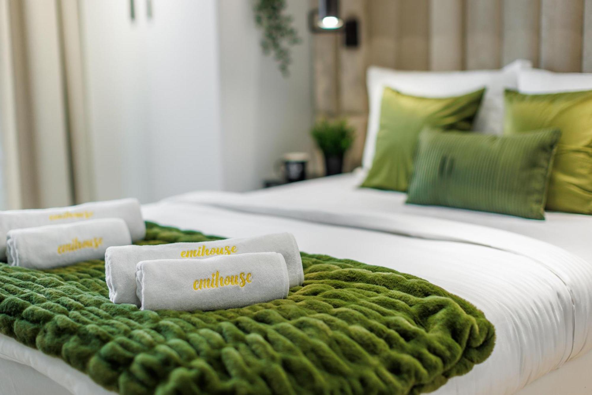 Emihouse Krakovska Apartments Rzeszow Luaran gambar